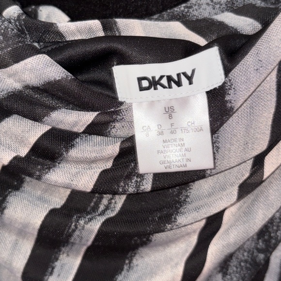 DKNY Asymmetrical Multi Gray Hue Striped sleeveless Dress - NWT - Picture 3 of 7